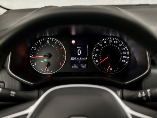 Renault Clio 1.0 TCe Sport (APPLE CARPLAY, GROOT NAVI, PARKEERSENSOREN, SPORTSTOELEN, LM VELGEN, CRUISE, LANE ... ActivLease financial lease