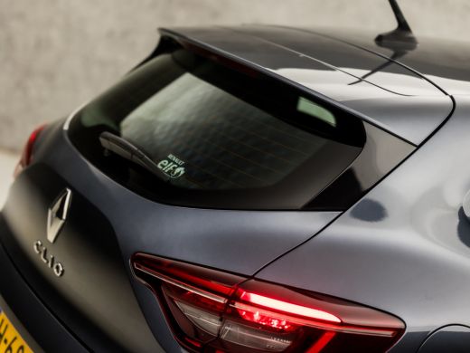 Renault Clio 1.0 TCe Sport (APPLE CARPLAY, GROOT NAVI, PARKEERSENSOREN, SPORTSTOELEN, LM VELGEN, CRUISE, LANE ... ActivLease financial lease