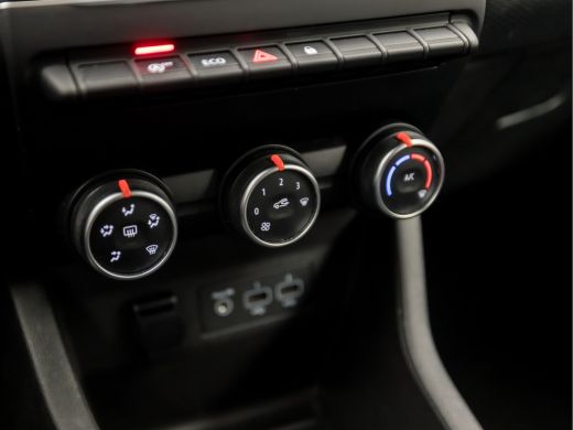 Renault Clio 1.0 TCe Sport (APPLE CARPLAY, GROOT NAVI, PARKEERSENSOREN, SPORTSTOELEN, LM VELGEN, CRUISE, LANE ... ActivLease financial lease