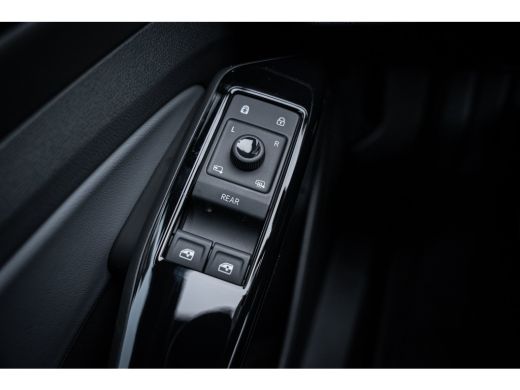 Volkswagen ID.4 Pro Limited Edition | 'App-Connect' draadloze smartphone integratie | Achterbank in ongelijke del... ActivLease financial lease