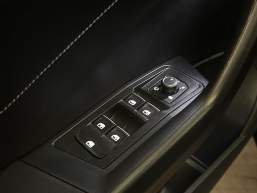 Volkswagen T-Roc 1.5 TSI 150PK DSG STYLE CAMERA/NAVI/ALALCANTARA ActivLease financial lease