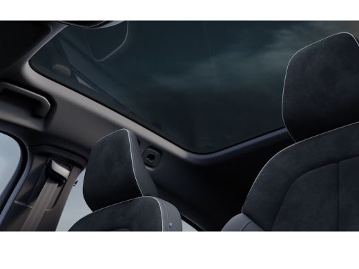 Volvo  EC40 Single Motor Extended Range Plus 82 kWh | Dak hoogglans zwart | Elektrisch bedienbare achterklep ... ActivLease financial lease