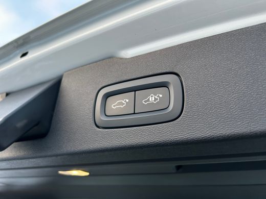 Volvo  V60 2.0 T6 Recharge AWD Inscription | Harman/Kardon | Pilot Assist | Trekhaak | Camera | ActivLease financial lease