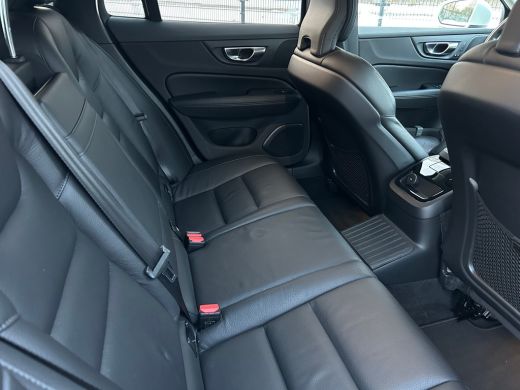 Volvo  V60 2.0 T6 Recharge AWD Inscription | Harman/Kardon | Pilot Assist | Trekhaak | Camera | ActivLease financial lease