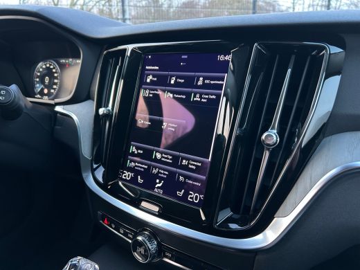 Volvo  V60 2.0 T6 Recharge AWD Inscription | Harman/Kardon | Pilot Assist | Trekhaak | Camera | ActivLease financial lease