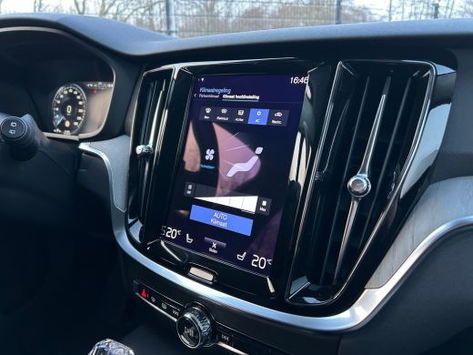 Volvo  V60 2.0 T6 Recharge AWD Inscription | Harman/Kardon | Pilot Assist | Trekhaak | Camera | ActivLease financial lease