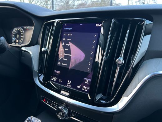 Volvo  V60 2.0 T6 Recharge AWD Inscription | Harman/Kardon | Pilot Assist | Trekhaak | Camera | ActivLease financial lease