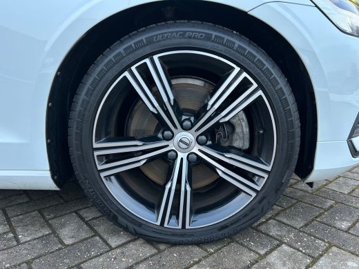 Volvo  V60 2.0 T6 Recharge AWD Inscription | Harman/Kardon | Pilot Assist | Trekhaak | Camera | ActivLease financial lease