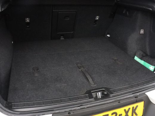 Volvo  XC40 Recharge P8 AWD R Design | SOH 90% | Panoramadak | Trekhaak | Adaptive cruise | Harman/Kardon | A... ActivLease financial lease