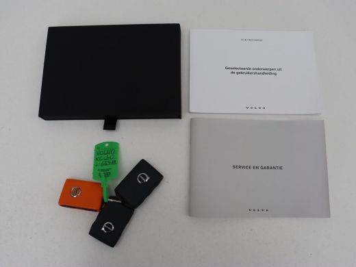 Volvo  XC40 Recharge P8 AWD R Design | SOH 90% | Panoramadak | Trekhaak | Adaptive cruise | Harman/Kardon | A... ActivLease financial lease