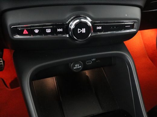 Volvo  XC40 Recharge P8 AWD R Design | SOH 90% | Panoramadak | Trekhaak | Adaptive cruise | Harman/Kardon | A... ActivLease financial lease