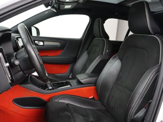 Volvo  XC40 Recharge P8 AWD R Design | SOH 90% | Panoramadak | Trekhaak | Adaptive cruise | Harman/Kardon | A... ActivLease financial lease