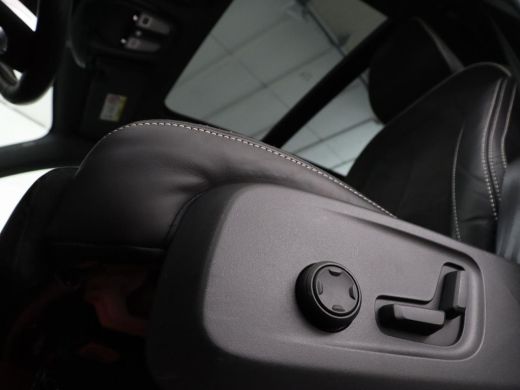 Volvo  XC40 Recharge P8 AWD R Design | SOH 90% | Panoramadak | Trekhaak | Adaptive cruise | Harman/Kardon | A... ActivLease financial lease