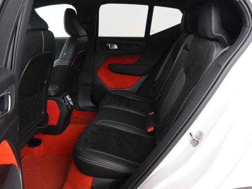 Volvo  XC40 Recharge P8 AWD R Design | SOH 90% | Panoramadak | Trekhaak | Adaptive cruise | Harman/Kardon | A... ActivLease financial lease