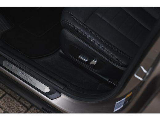 BMW iX3 High Executive / Achteruitrijcamera / Adaptief onderstel / LED / Driving Assistant Professional /... ActivLease financial lease