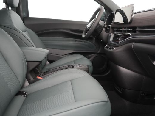 Fiat 500e Giorgio Armani | 10,25" touchscreen radio met Bluetooth, DAB & USB &eacute;n Navigatie | Automatische ai... ActivLease financial lease