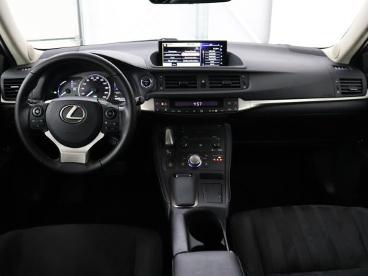 Lexus CT 200h Business Line | Alcantara | Camera | Navigatie | Full LED | Cruise control | Climate control ActivLease financial lease