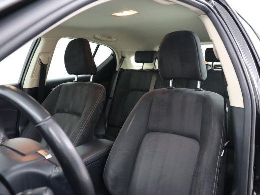 Lexus CT 200h Business Line | Alcantara | Camera | Navigatie | Full LED | Cruise control | Climate control ActivLease financial lease