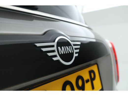 Mini Countryman 1.5 Cooper S E ALL4 Pepper Automaat, Works stuur, Panorama, Climate, ActivLease financial lease