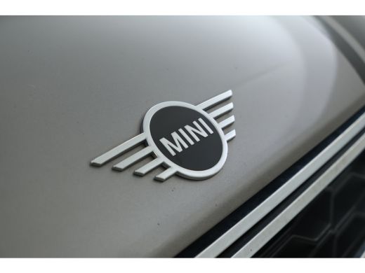 Mini Countryman 1.5 Cooper S E ALL4 Pepper Automaat, Works stuur, Panorama, Climate, ActivLease financial lease