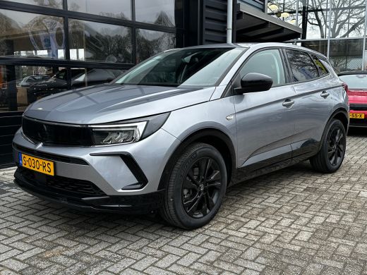 Opel Grandland 1.2 130PK TURBO LEVEL 4/GS-LINE AUTOMAAT | STUUR, STOEL &VOORRUITVERWARMING| AGR COMFORTSTOELEN| ... ActivLease financial lease