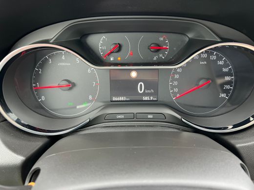 Opel Grandland X 1.2 130PK Turbo Innovation | KEYLESS ENTRY & START| CAMERA| NAVIGATIE| AGR-COMFORTSTOELEN| PARKEE... ActivLease financial lease