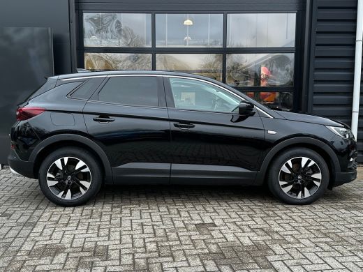 Opel Grandland X 1.2 130PK Turbo Innovation | KEYLESS ENTRY & START| CAMERA| NAVIGATIE| AGR-COMFORTSTOELEN| PARKEE... ActivLease financial lease