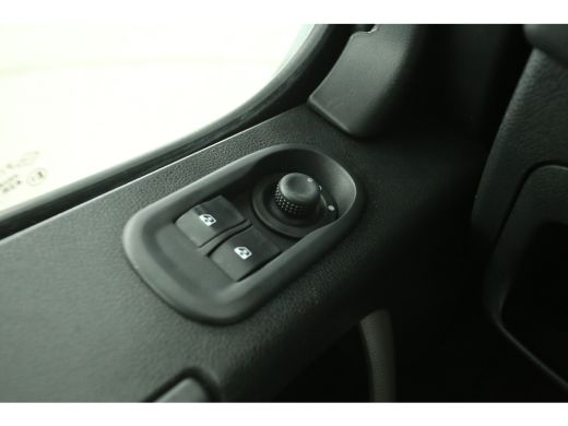 Renault Master T35 2.3 dCi L2H2 | Airco | Cruise | Trekh. | Imperiaal | Navigatie | Carplay ActivLease financial lease