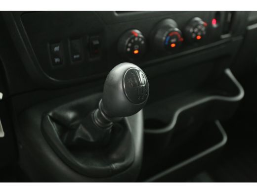 Renault Master T35 2.3 dCi L2H2 | Airco | Cruise | Trekh. | Imperiaal | Navigatie | Carplay ActivLease financial lease