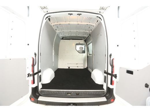 Renault Master T35 2.3 dCi L2H2 | Airco | Cruise | Trekh. | Imperiaal | Navigatie | Carplay ActivLease financial lease