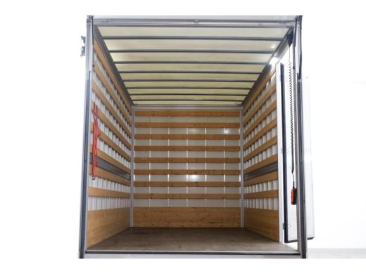 Volkswagen Crafter 50 2.0 TDI 177pk Bakwagen met 1000kg laadklep en zijdeur L445/H233 06-2022 ActivLease financial lease