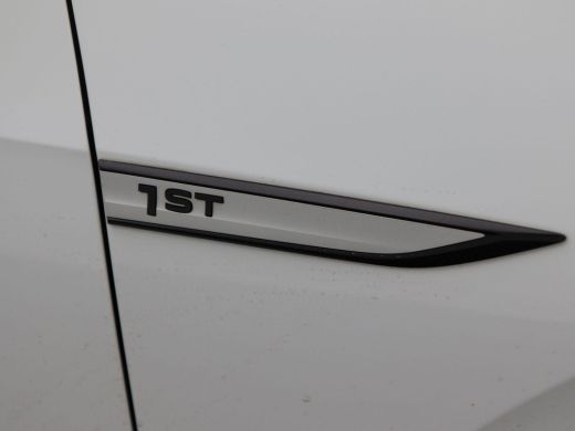 Volkswagen ID.3 First Plus 58 kWh | Adaptive Cruise | Climate Control | Stoelverwarming | Navigatie | Camera | Ca... ActivLease financial lease