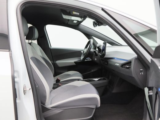Volkswagen ID.3 First Plus 58 kWh | Adaptive Cruise | Climate Control | Stoelverwarming | Navigatie | Camera | Ca... ActivLease financial lease