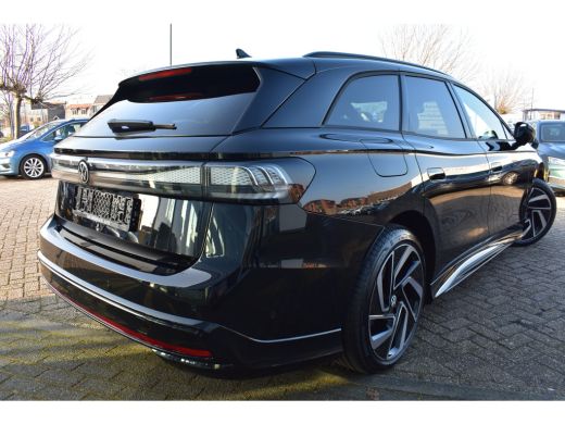 Volkswagen ID.7 Pro Limited Edition | Achterbank in ongelijke delen neerklapbaar incl. middenarmsteun en doorlaad... ActivLease financial lease