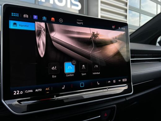 Volkswagen ID.7 Pro Limited Edition | Achterbank in ongelijke delen neerklapbaar incl. middenarmsteun en doorlaad... ActivLease financial lease