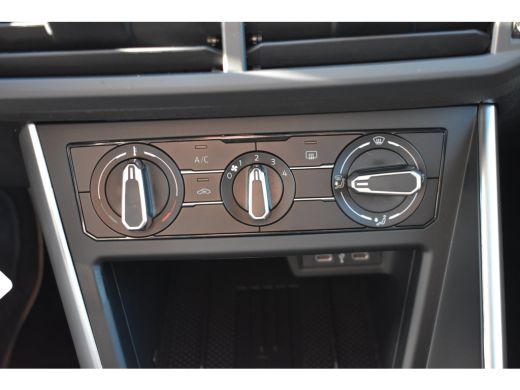 Volkswagen Polo Life Edition | 'App-Connect' smartphone integratie | Buitenspiegels elektrisch instel- verwarm- e... ActivLease financial lease