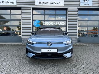 Volkswagen ID.7 Pro Limited Edition | Achterbank in ongelijke delen neerklapbaar incl. middenarmsteun en doorlaad...