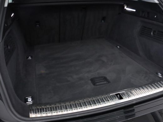 Audi e-tron 55 quattro edition 95kWh | SOH 92% | Leder | Carplay | Trekhaak | Virtual Cockpit | Navigatie | L... ActivLease financial lease