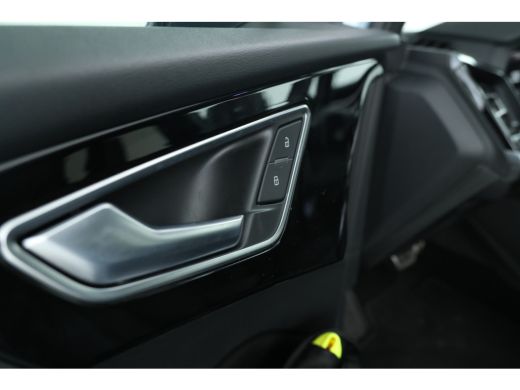 Audi Q4 e-tron 40 S edition 77 kWh Leer, Virtual, Climate, Trekhaak, ActivLease financial lease