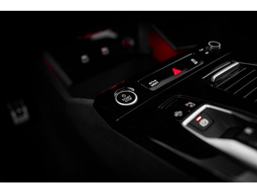 Audi Q6 e-tron quattro 388pk edition one grey | Luchtvering | Panoramadak | HUD | B&O | ActivLease financial lease