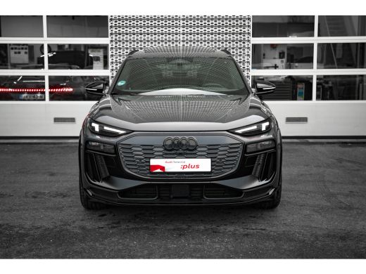 Audi Q6 e-tron quattro 388pk edition one grey | Luchtvering | Panoramadak | HUD | B&O | ActivLease financial lease