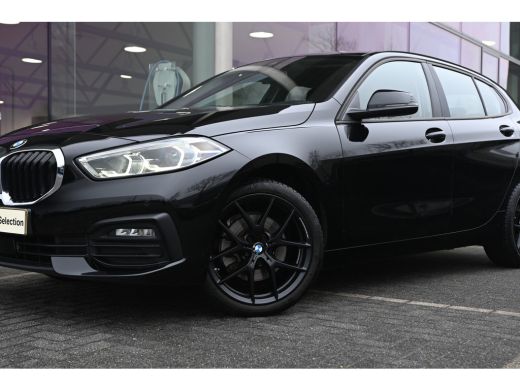 BMW 1 Serie 118i Automaat / LED / Live Cockpit Professional / PDC / Airconditioning / Cruise Control ActivLease financial lease