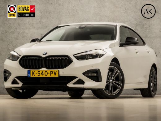 BMW 2 Serie Gran Coup&eacute; 218i Sport Automaat (APPLE CARPLAY, M STUUR, GROOT NAVI, LEDER, GETINT GLAS, SFEERVERL...