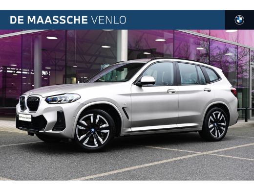 BMW iX3 Executive / Sportstoelen / Achteruitrijcamera / Adaptief onderstel / Adaptieve LED / Driving Assi...