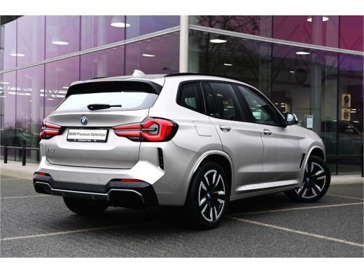 BMW iX3 Executive / Sportstoelen / Achteruitrijcamera / Adaptief onderstel / Adaptieve LED / Driving Assi... ActivLease financial lease