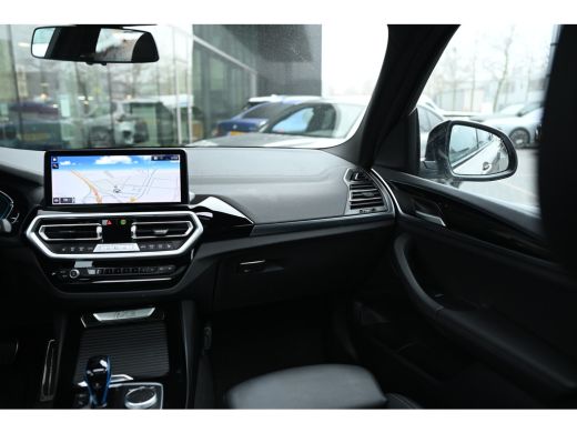 BMW iX3 Executive / Sportstoelen / Achteruitrijcamera / Adaptief onderstel / Adaptieve LED / Driving Assi... ActivLease financial lease
