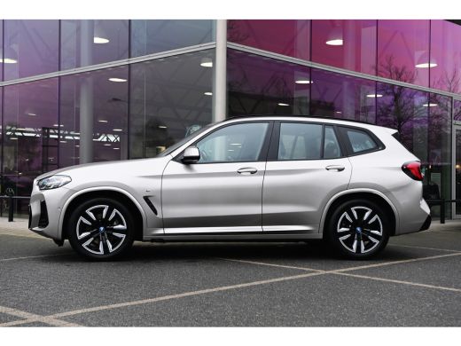 BMW iX3 Executive / Sportstoelen / Achteruitrijcamera / Adaptief onderstel / Adaptieve LED / Driving Assi... ActivLease financial lease