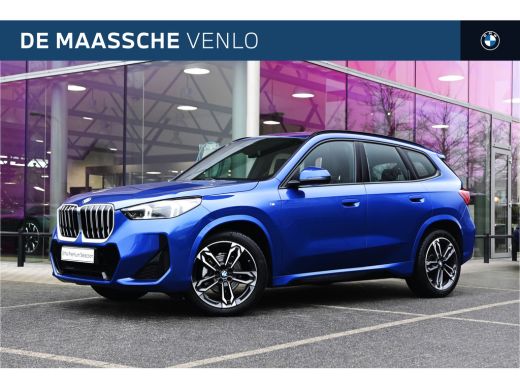 BMW X1 sDrive18i M Sport Automaat / Trekhaak / Sportstoelen / Achteruitrijcamera / M Adaptief onderstel ...