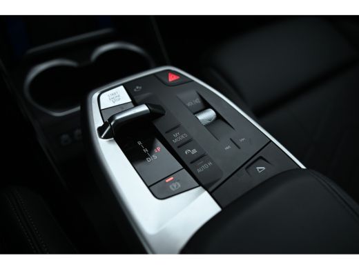 BMW X1 sDrive18i M Sport Automaat / Trekhaak / Sportstoelen / Achteruitrijcamera / M Adaptief onderstel ... ActivLease financial lease