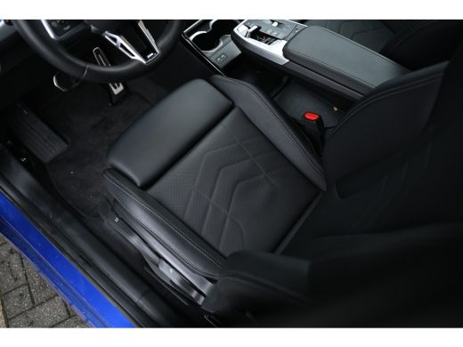 BMW X1 sDrive18i M Sport Automaat / Trekhaak / Sportstoelen / Achteruitrijcamera / M Adaptief onderstel ... ActivLease financial lease